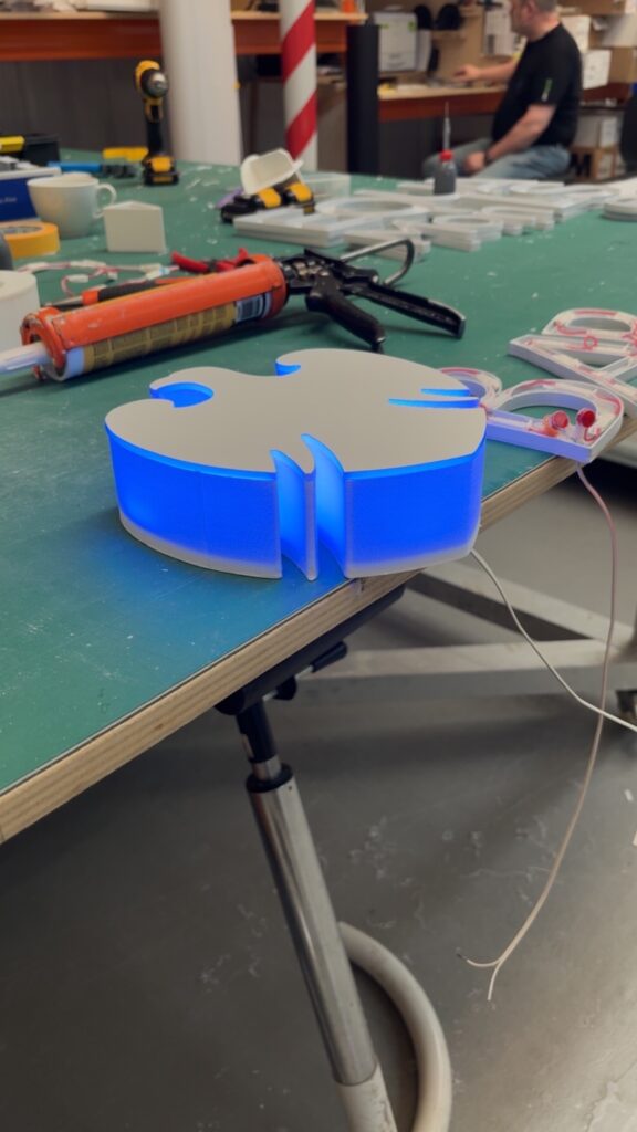 CjYKMlNuYXBjaGF0LzEzLjQyLjAuNDcgKGlQaG9uZTE3LDM7IGlPUyAxOC40LjE7IGd6aXApIAI=